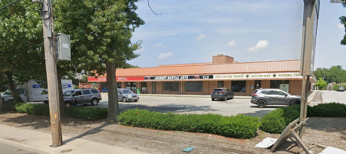 555 Hallock Ave, Port Jefferson Station, NY à vendre Photo du bâtiment- Image 1 de 1