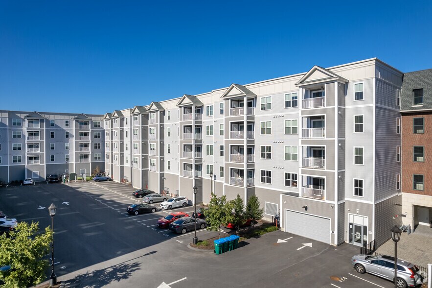 1034 East St, Walpole, MA à louer - Photo du bâtiment - Image 3 de 7