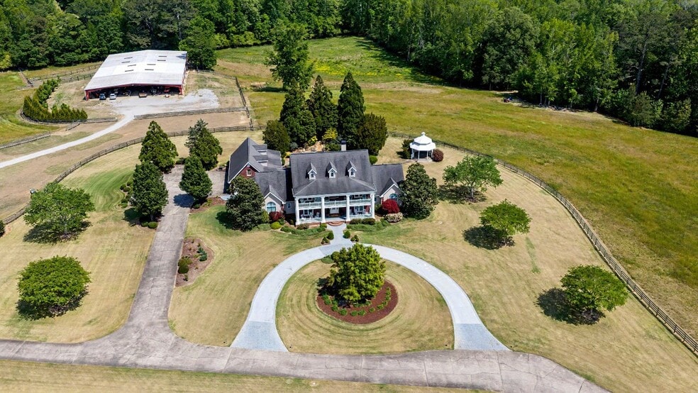 525 Murphy Rd, Newnan, GA à vendre - Photo du bâtiment - Image 2 de 9