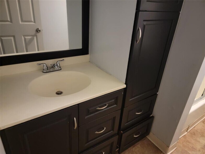 39 Haendel St, Binghamton, NY à vendre - Photo intérieure - Image 2 de 21