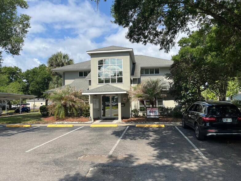 141 Waterman Ave, Mount Dora, FL à louer - Photo du bâtiment - Image 2 de 9