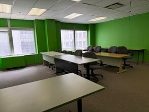 351-355 5th Ave, Pittsburgh, PA for lease Building Photo- Image 2 of 8