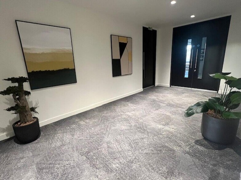 13-27 Friary St, Guildford à louer - Photo du bâtiment - Image 2 de 12