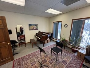 386 Pennsylvania Ave, Glen Ellyn, IL for lease Interior Photo- Image 1 of 7