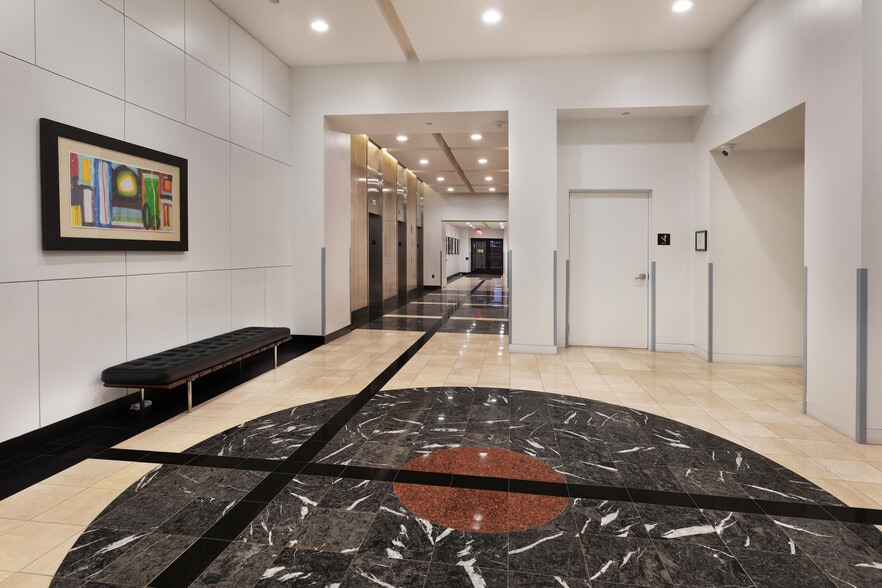 10210 Greenbelt Rd, Lanham, MD for sale - Lobby - Image 3 of 7