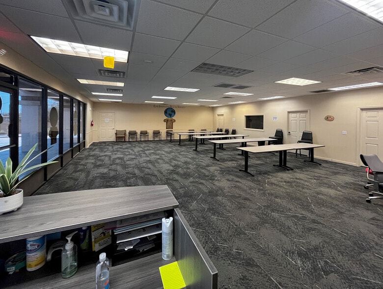 325 E Baseline Rd, Gilbert, AZ for lease - Interior Photo - Image 2 of 7