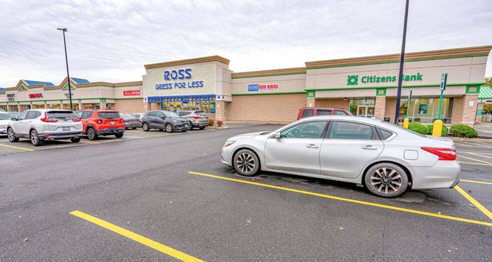 2000-2042 Chili Ave, Gates, NY for lease - Building Photo - Image 1 of 8