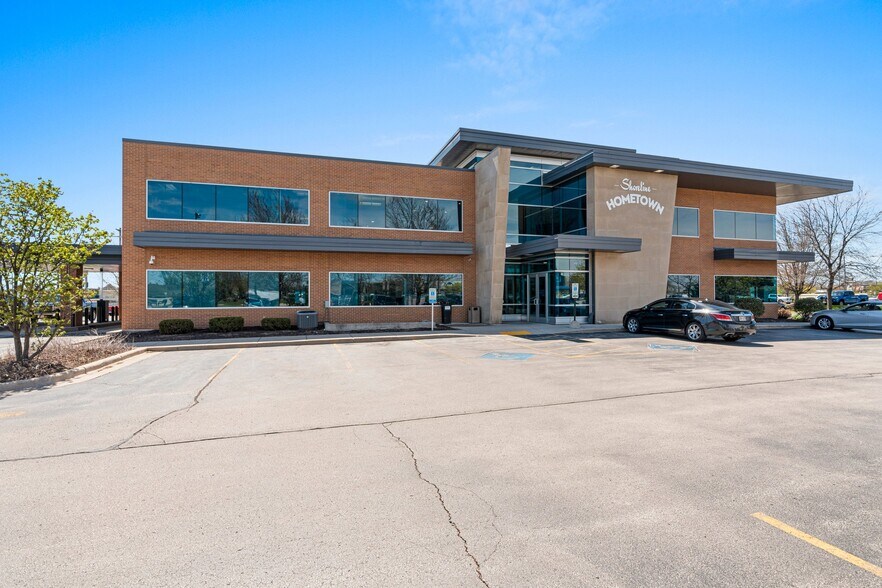 4400 Calumet Ave, Manitowoc, WI à vendre - Photo du bâtiment - Image 2 de 57