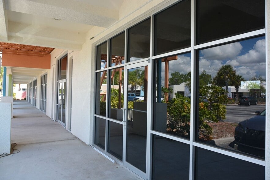 18316 Murdock Cir, Port Charlotte, FL for lease - Building Photo - Image 2 of 2
