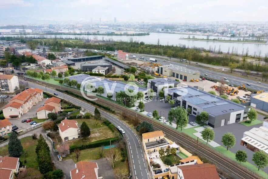 25 Chemin De La Lône, OULLINS-PIERRE-BÉNITE à vendre - Photo du bâtiment - Image 1 de 9