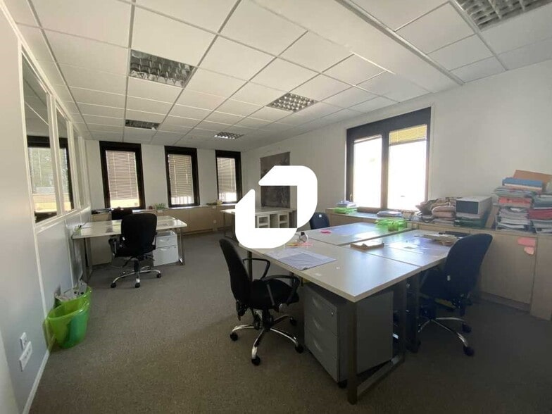 Office in Dardilly for lease - Building Photo - Image 2 of 26