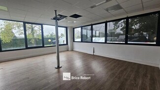 Plus de détails pour 23 Rue Maryse Bastié, Bron - Bureau à louer