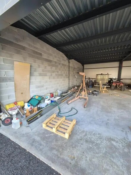 Industrial in Alès for lease - Interior Photo - Image 2 of 4