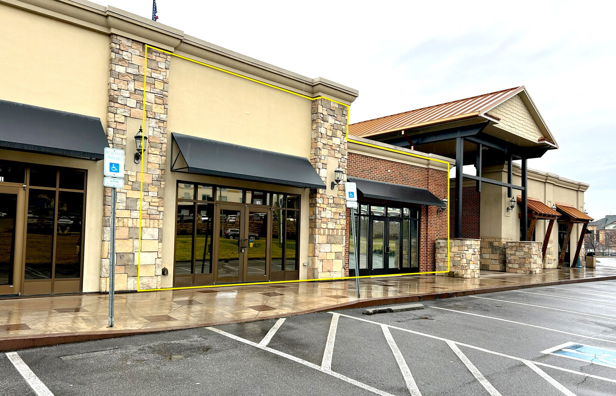 2430 Teaster Ln, Pigeon Forge, TN à vendre Photo du bâtiment- Image 1 de 1