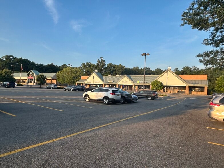 158 Route 22, Pawling, NY for lease - Building Photo - Image 2 of 20