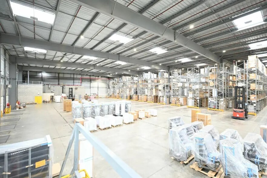 Industriel dans Saint-Quentin-Fallavier à louer - Photo intérieure - Image 2 de 12