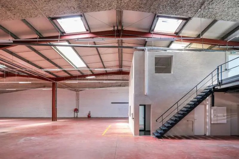 Office in Corbas for lease - Interior Photo - Image 2 of 14