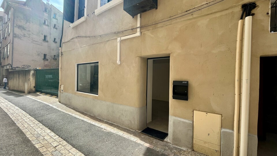 Bureau dans Carpentras à louer - Photo du bâtiment - Image 2 de 5