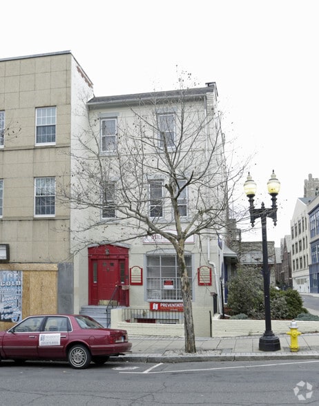 1187 Broad St, Bridgeport, CT for lease - Building Photo - Image 1 of 22