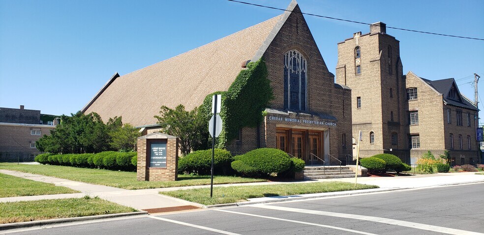 8100-8102 S Calumet Ave, Chicago, IL à vendre - Photo du bâtiment - Image 1 de 28
