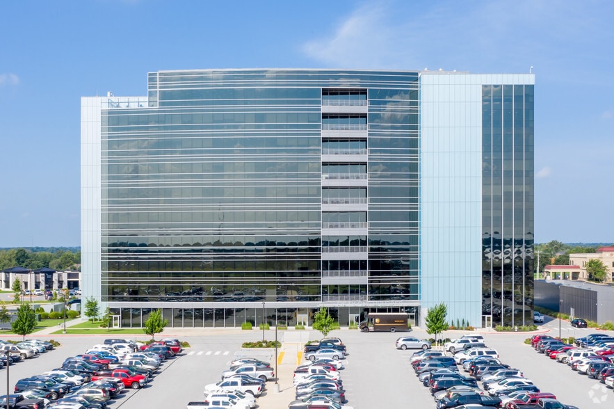 5100 W JB Hunt Dr, Rogers, AR à louer - Photo du bâtiment - Image 3 de 19