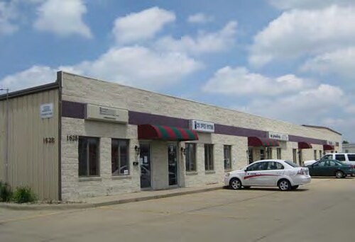 1628 Commerce Pky, Bloomington, IL for sale - Primary Photo - Image 1 of 17