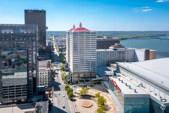 325 W Main St, Louisville, KY - AERIAL map view