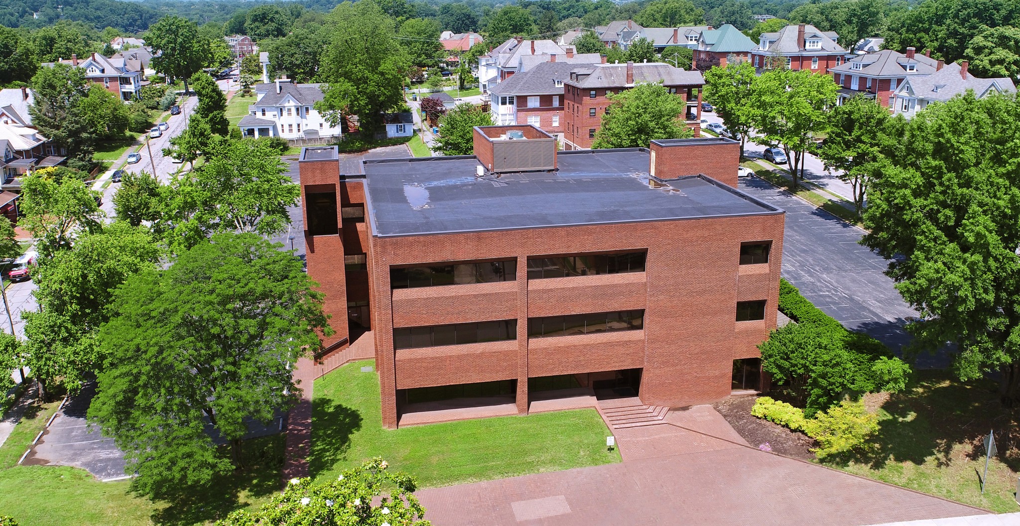 1315 Franklin Rd, Roanoke, VA à vendre Photo du bâtiment- Image 1 de 1