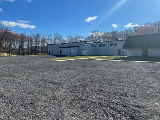 1225 Tunnel Rd, Perkasie, PA à louer - Photo du bâtiment - Image 3 de 7