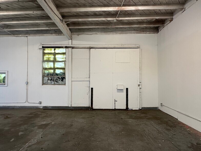 2315-2325 Jesse St, Los Angeles, CA à louer - Photo du bâtiment - Image 3 de 4