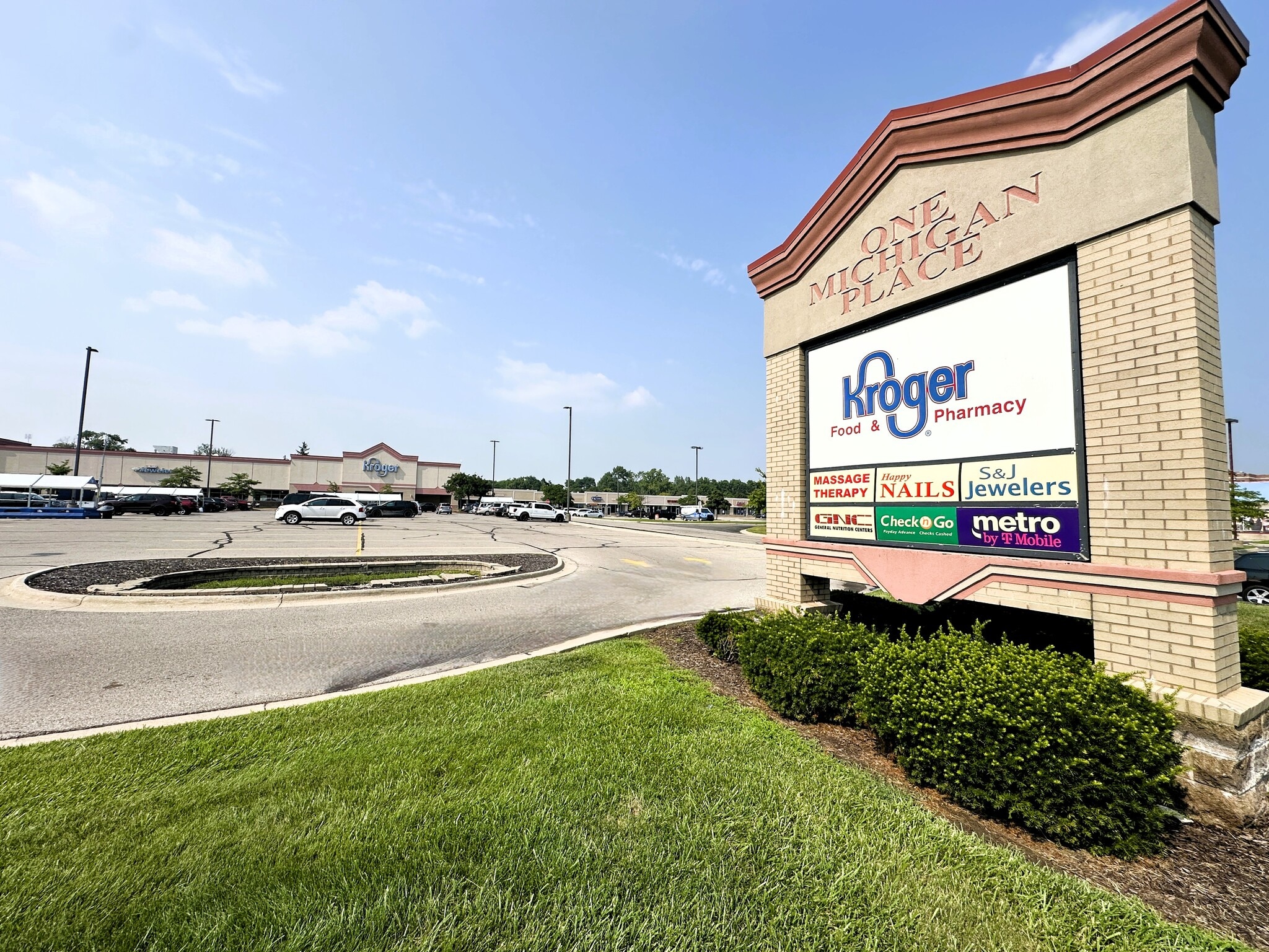 31200-31350 Michigan Ave, Westland, MI for lease Primary Photo- Image 1 of 6