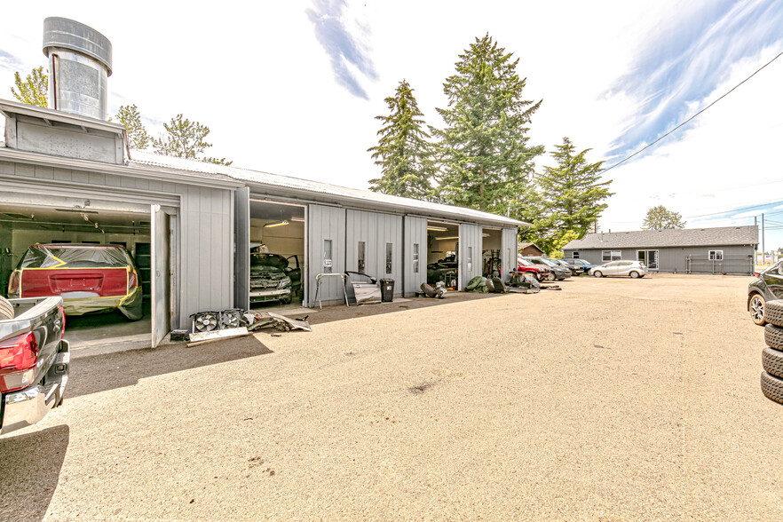 Magic City Garage, Gresham, OR à vendre - Photo du bâtiment - Image 3 de 23