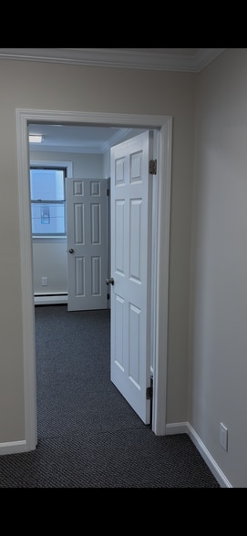23 Diamond Spring Rd, Denville, NJ à louer - Photo intérieure - Image 3 de 15