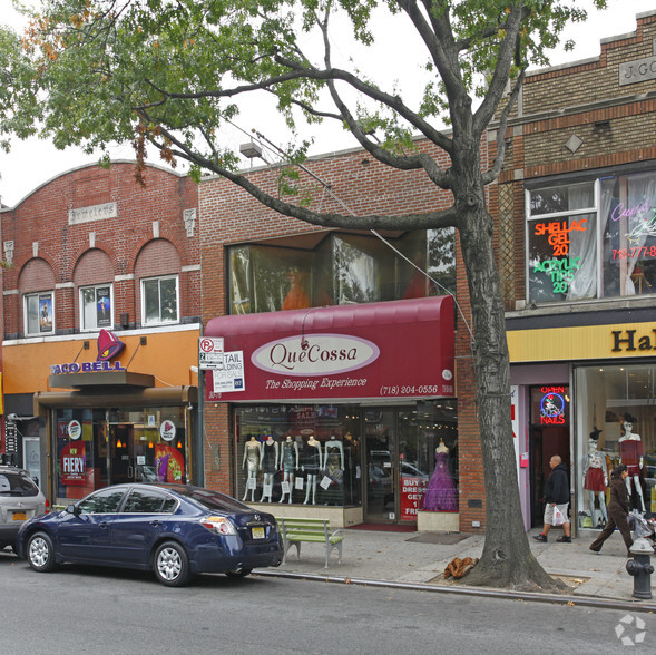 30-76 Steinway St, Astoria, NY à vendre - Photo principale - Image 1 de 1