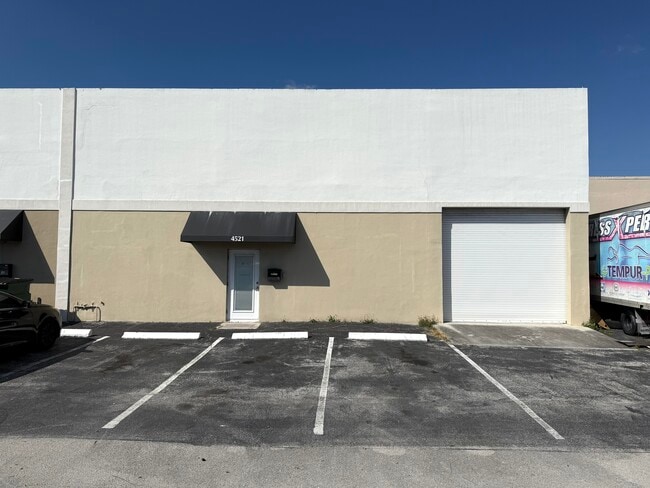 More details for 4521 NE 5th Ter, Fort Lauderdale, FL - Industrial for Lease