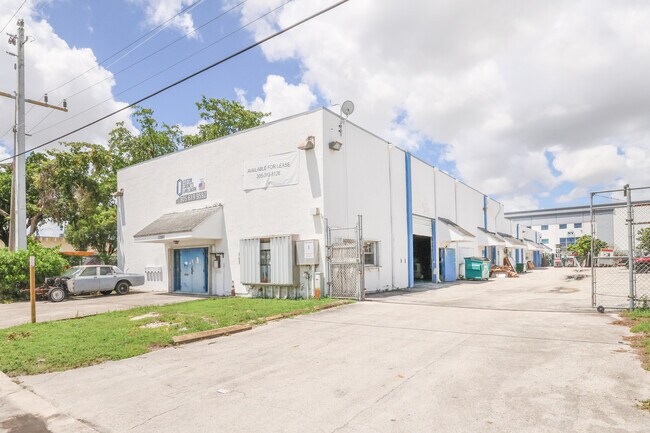 Plus de détails pour 13280 NW 43rd Ave, Opa Locka, FL - Industriel à louer