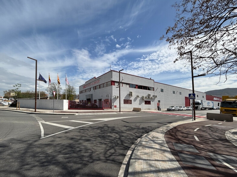 Carrer del Mig, 120, Montcada i Reixac, Barcelona for lease - Building Photo - Image 2 of 20
