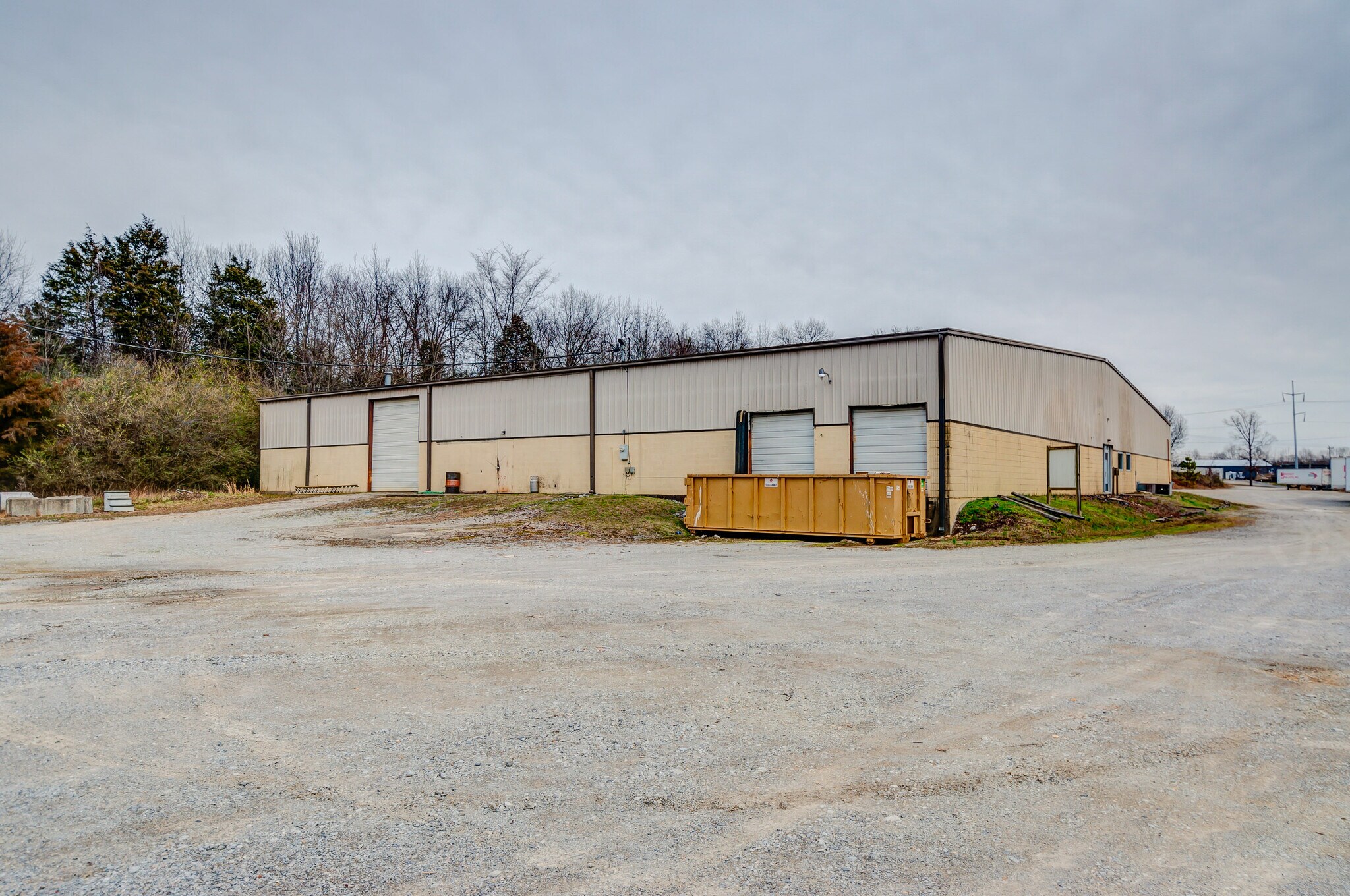 1761 Old Columbia Rd, Dickson, TN for sale Building Photo- Image 1 of 1