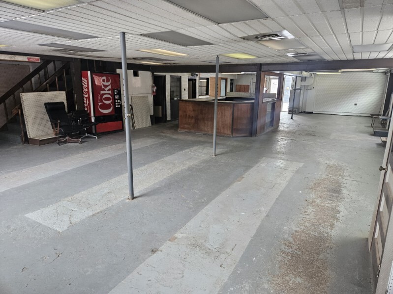 4135 Old William Penn Hwy, Monroeville, PA for lease Interior Photo- Image 1 of 9