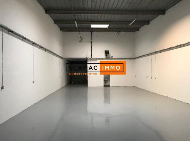 Industrial in Nanterre for lease - Interior Photo - Image 3 of 5