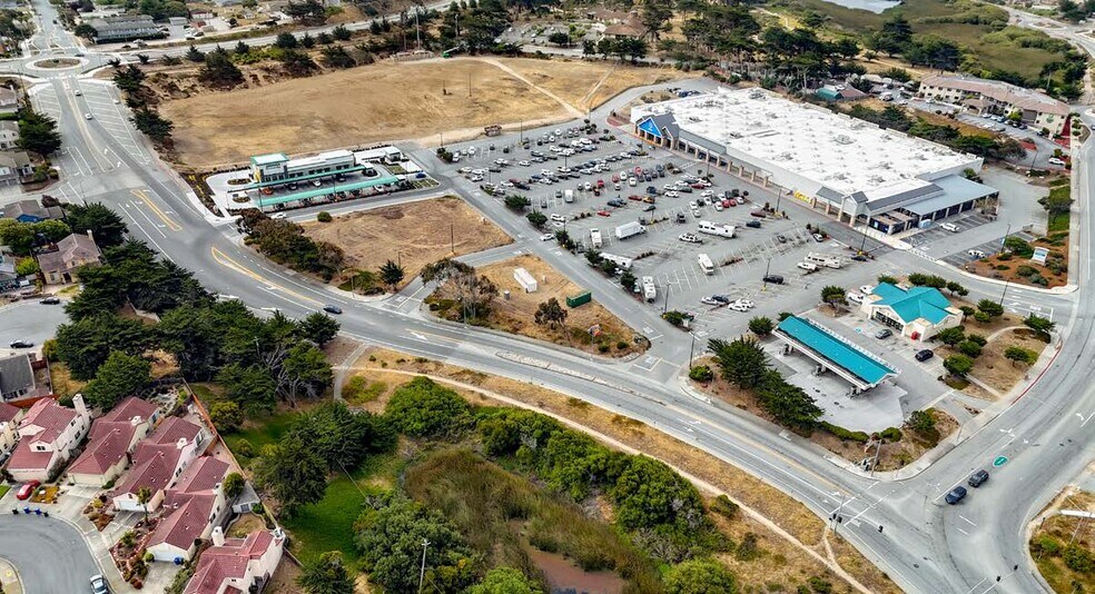 164 Seaside Ct, Marina, CA for lease - Primary Photo - Image 1 of 9