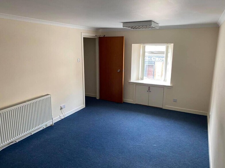 12-14 High Glencairn St, Kilmarnock à louer - Photo du bâtiment - Image 3 de 5