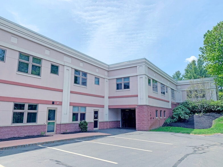 755 Banfield Rd, Portsmouth, NH for lease - Primary Photo - Image 2 of 6