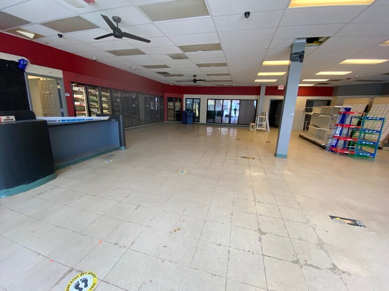 160 Main St, Spencer, MA for lease - Building Photo - Image 2 of 7