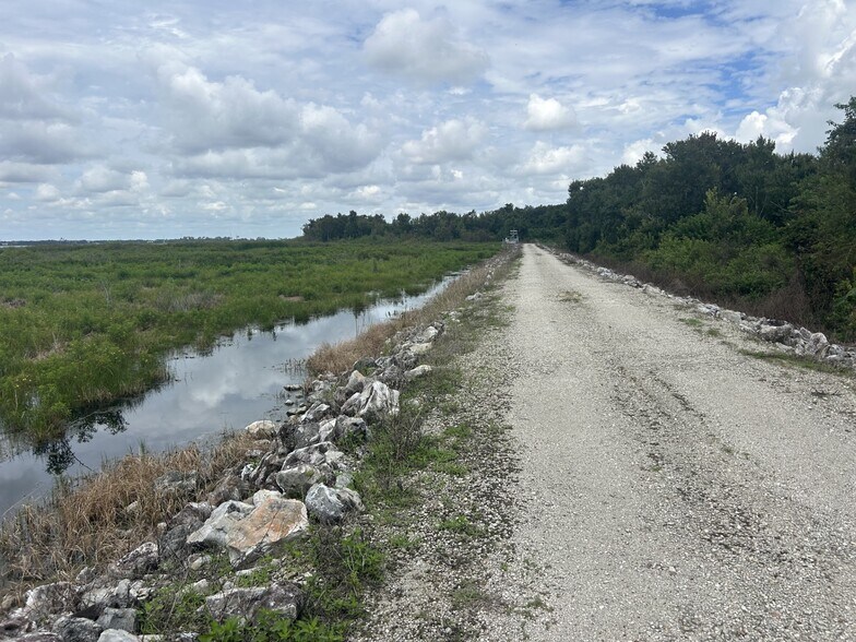 0 HICKORY Lane W, Winter Haven, FL à vendre - Photo du bâtiment - Image 3 de 16