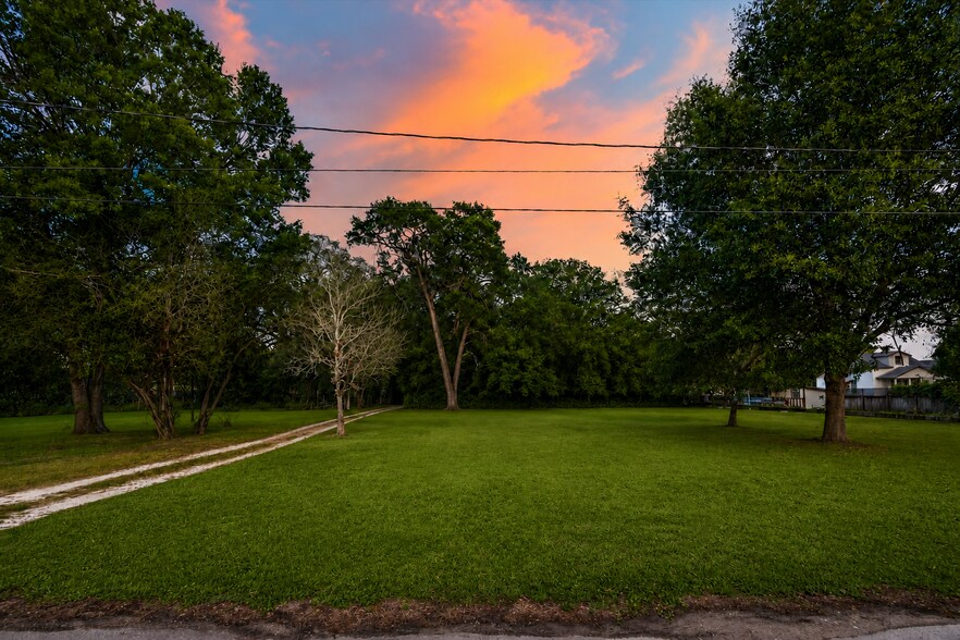 8407 Wilson St, Fulshear, TX à vendre - Photo du bâtiment - Image 2 de 14