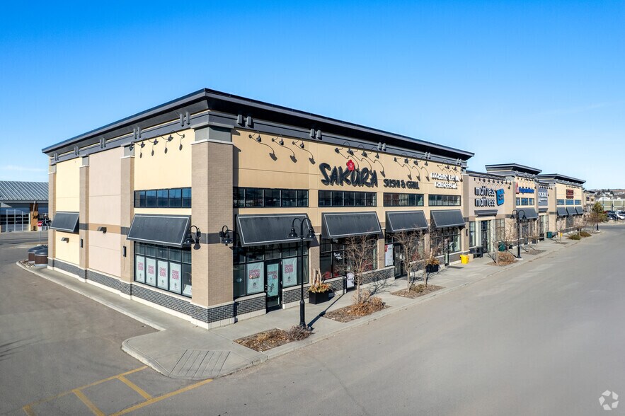 130 Quarry St W, Cochrane, AB à louer - Photo principale - Image 1 de 3