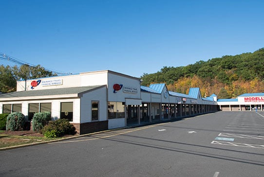 831-881 Wolcott St, Waterbury, CT for lease - Building Photo - Image 2 of 8