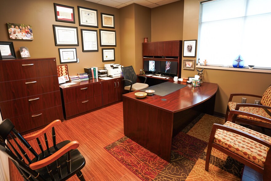 10228 Dupont Circle Dr, Fort Wayne, IN à louer - Photo intérieure - Image 3 de 10