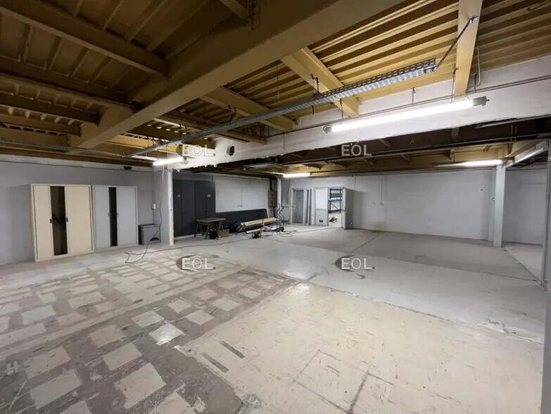 Flex in Plaisir for lease - Interior Photo - Image 2 of 3
